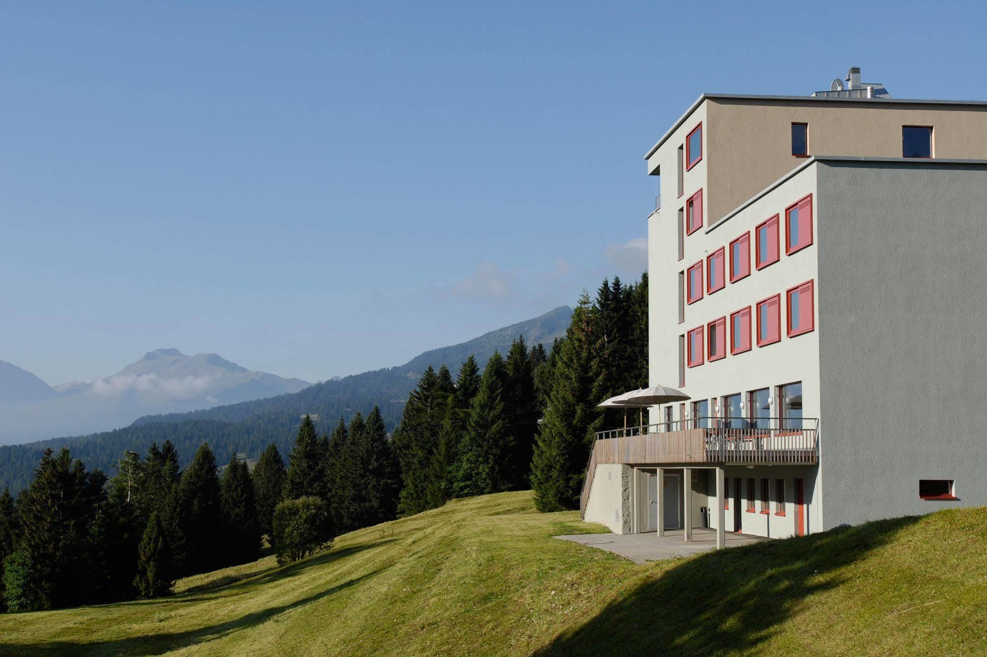 Valbella-Lenzerheide Youth Hostel Exterior photo